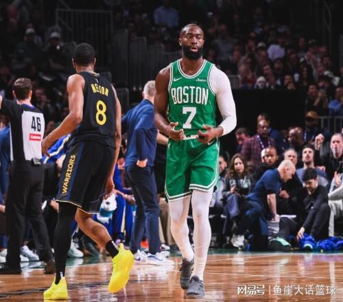 勇士慘??！塔圖姆24+10布朗創(chuàng)紀(jì)錄，波神13中4波杰8中1，庫(kù)里平靜