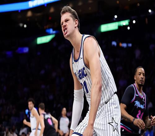 重傷后狀態(tài)大不如前了！魔術(shù)替補(bǔ)內(nèi)線大將簡(jiǎn)直是被雷霆各種打爆