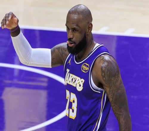 一球不進(jìn)！單場(chǎng)6記扣籃！41歲老詹刷爆NBA紀(jì)錄，愈老愈妖