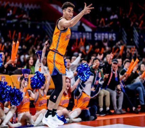 9中8砍21分打爆高詩(shī)巖！球迷喊話郭士強(qiáng)：帶他進(jìn)國(guó)家隊(duì)放棄胡明軒