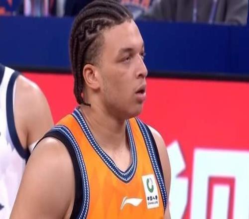 山東男籃連敗，新外援24分創(chuàng)新高，邱彪遇瓶頸期小將11分成奇兵