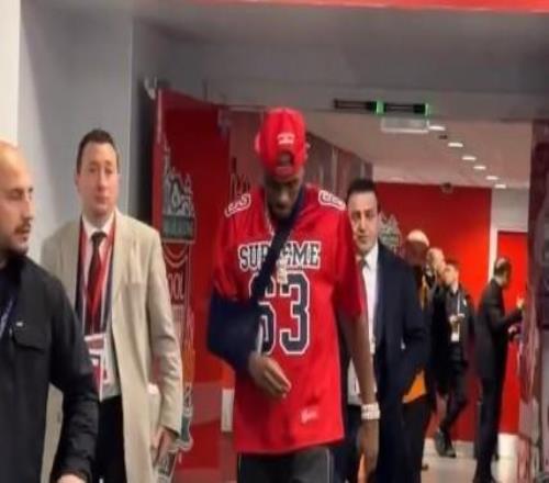 加拉塔薩雷官方：奧斯梅恩右前臂骨折，是否手術(shù)將評估后決定