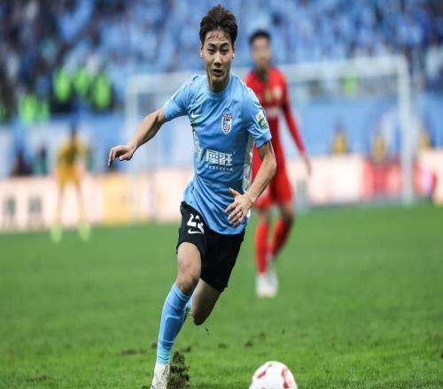 01！海港不敵大連，看看媒體人怎么說：統治力下降要慢慢還債了