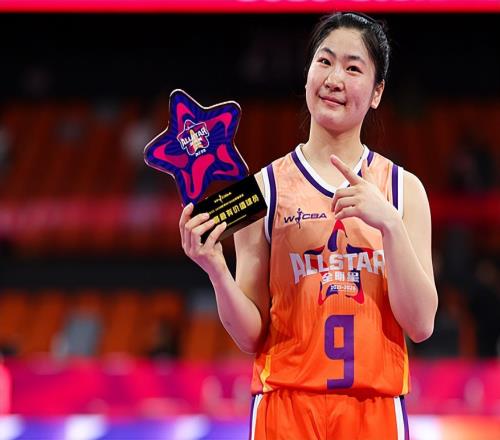 力壓2米26張子宇奪MVP！中國女籃23歲新星轟23+8：宮魯鳴栽培她