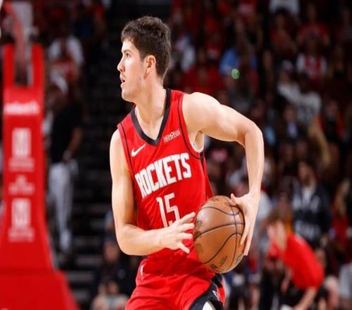 后場新星進入先發后效果不錯，但這也和老鷹對火箭的防守方式相關