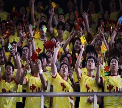 游客幸運中簽粵BA揭幕戰(zhàn)，感受廣東籃球熱潮后還想看粵超