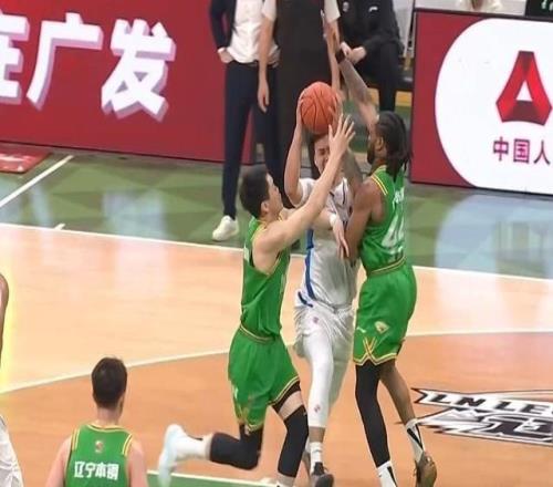 遼寧主帥：連續(xù)丟籃板對球隊傷害非常大吸取教訓(xùn)接下來比賽做準備