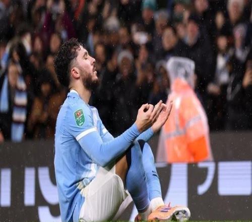 曼城此前9次參加英聯(lián)杯決賽8次奪冠，且近7次全部獲勝