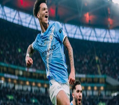 02！門將決賽上演致命失誤送禮12.3億豪門14場不敗慘遭終結(jié)丟冠