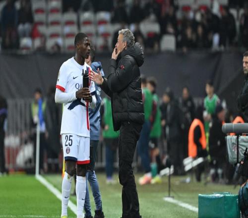 隊報：門德斯對陣尼斯首發(fā)出任左邊鋒，可能在為踢紅軍做準備