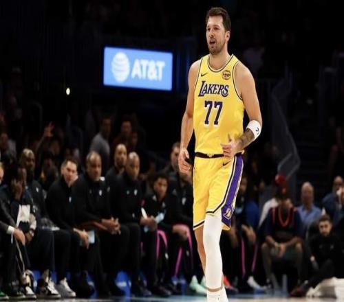 一夜3大消息！東契奇技犯被取消，庫(kù)里傷情更新，湖人逃過(guò)一劫