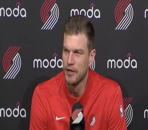 斯普利特：今晚有意安排楊瀚森在頂弧組織，他的進步有目共睹