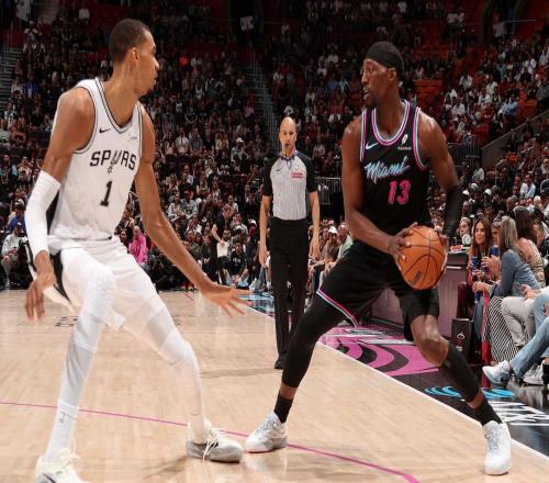 600封蓋里程碑！文班亞馬26+14+5帽碾碎83分先生：熱巴僅17中5