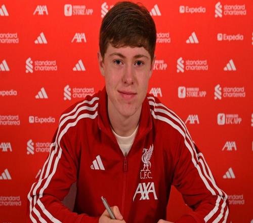 利物浦官方：18歲中場(chǎng)喬厄普頓與俱樂(lè)部簽下首份職業(yè)合同