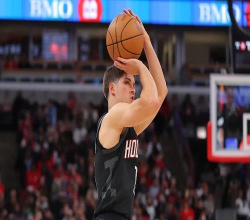 防守能力太糟糕了，火箭后場新星簡直是被公牛全隊各種針對性打擊