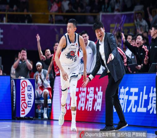 齊魯晚報(bào)：高速男籃客戰(zhàn)新疆欲爭(zhēng)奪三連勝再度對(duì)決_CBA直播