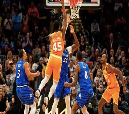 拒絕爆冷！騎士4連勝攪局東部：米切爾狂轟42分，哈登掌控全局