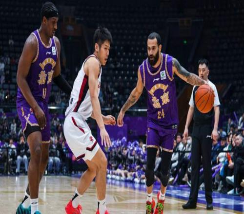 再砍46分5板4斷！CBA又一頂級小外援誕生，張慶鵬靠他沖擊八強