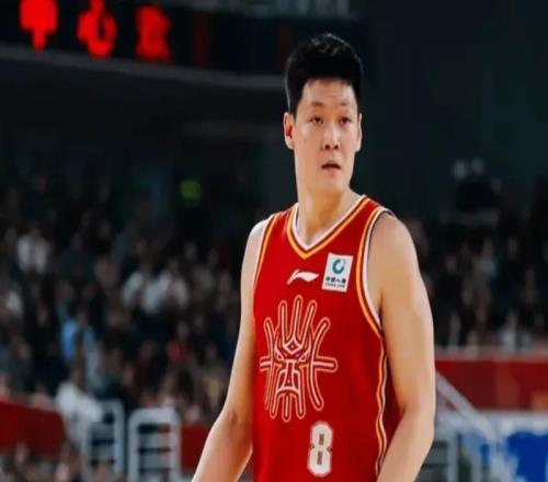 潰敗上海，山西球迷絕望！防守送空位，進攻狂鐵，季后賽岌岌可危