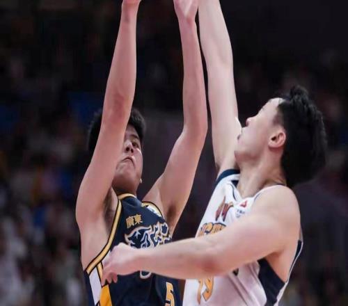 薩姆納22分廣東9351大勝四川景菡一14分6板1助