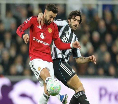 曼聯(lián)確認(rèn)托納利為頭號(hào)目標(biāo)！曝追逐低迷巴萊巴原因，另有一人備選