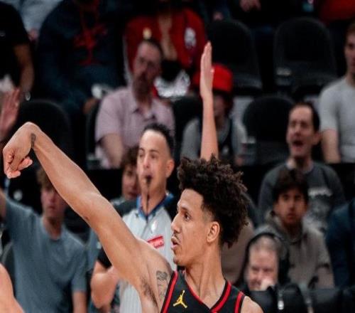 鷹王末節爆發26+5+10，神射4記三分狀元郎替補13分，老鷹雙殺國王