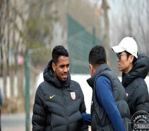 亞泰將士與球迷共赴賽季新征程