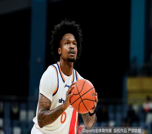 古德溫強調(diào)季后賽強度呼吁團隊合作并保持健康狀態(tài)_CBA直播