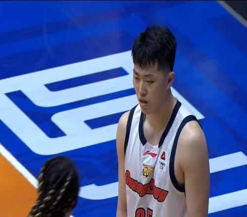 扶正張皓嘉+擠走黃明依！廣東隊大比分狂勝四川，杜鋒用人被質疑