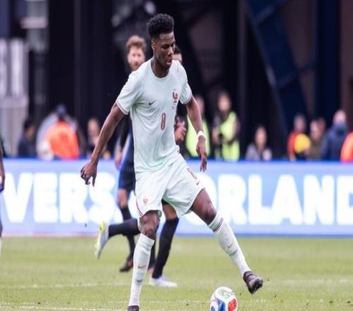 齊達內早看穿了一切！從被狂噓到皇馬非賣品，瓊阿梅尼打臉全場