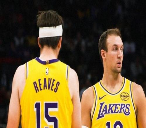 詹姆斯21+10+12一戰(zhàn)2神跡，里夫斯11中4肯納德19分，湖人大勝奇才