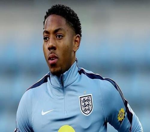 郵報：中間人將斯凱利推薦給曼聯，后者正在考慮簽下他