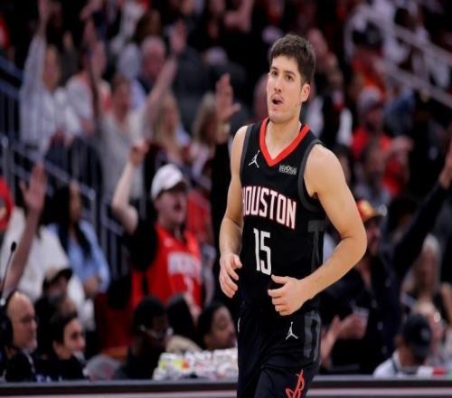 2場49分18板17助攻！再中6記三分！火箭中鋒爆發，同時提升2位置