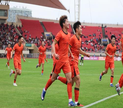 十人大換血U19國足唯有郭五岳堅持首發苗潤東與楊銘銳則坐鎮替補席_中超直播