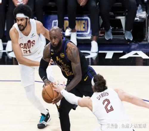 湖人127113騎士！詹姆斯兩點(diǎn)該夸，東契奇看清現(xiàn)實，一人被忽視