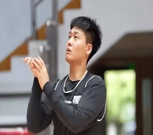 備戰(zhàn)京浙焦點(diǎn)對(duì)決！趙睿狀態(tài)火熱，周琦全力修復(fù)短板，許利民表態(tài)