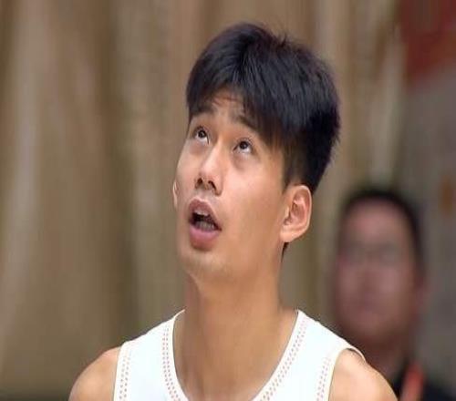 山東男籃逆轉(zhuǎn)福建，高詩巖被驅(qū)逐出場郭凱7中7新外援24+7高效