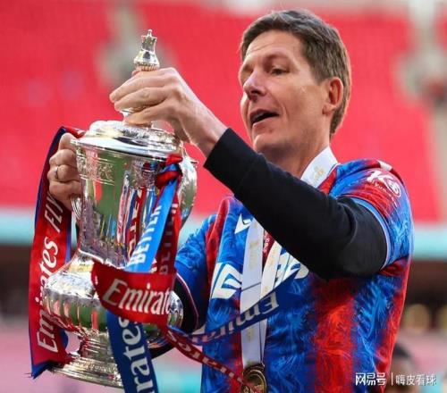 回來了！英超四大豪門合圍冠軍，曼城和利物浦，必有一隊出局