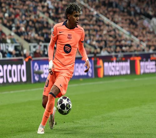 亞馬爾的年薪揭秘稅前年收入高達(dá)1600萬歐外加百萬獎(jiǎng)金如潮涌入_西甲直播