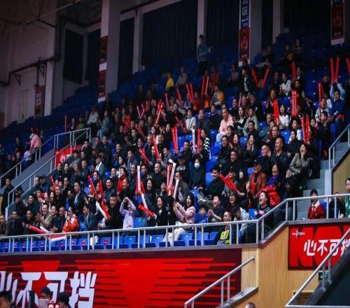 瞰體育中國籃協(xié)的搖擺，職業(yè)聯(lián)賽的困惑