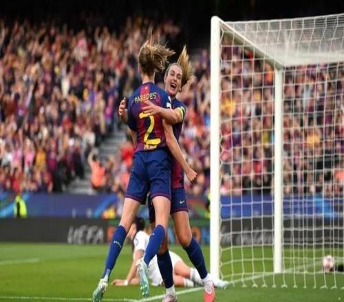 60067人現(xiàn)場觀戰(zhàn)巴薩女足擊敗皇馬女足比賽，創(chuàng)諾坎普翻新后上座新紀(jì)錄