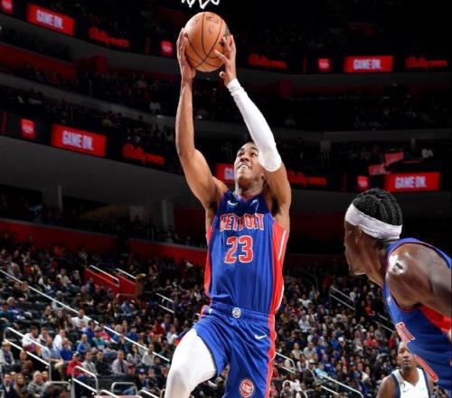 東部排名掀狂潮，騎士徹底無緣爭冠，綠軍守第一難敵活塞猛攻