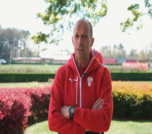 阿囧：球員們憑表現(xiàn)贏得了球迷的尊重，這完全歸功于他們自己