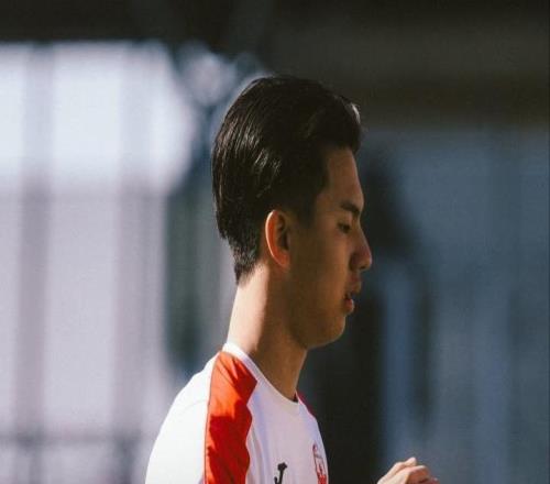 19歲張家鳴已出戰(zhàn)5場(chǎng)塞爾維亞青年聯(lián)賽，獲英國勞工證申請(qǐng)資格