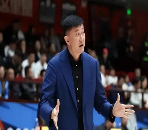 坑慘廣東隊！投籃8中1，在場等于4打5，粵蜜：他一點作用都沒有