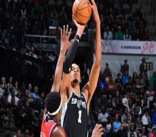 Shams：文班被相信至少會出戰最后三場常規賽中的一場