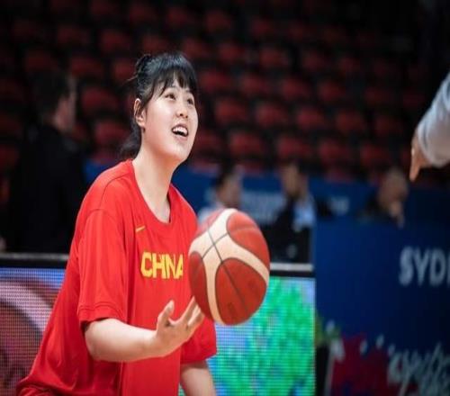 中國女籃3人離隊，或缺席封閉集訓，宮魯鳴計劃落空，何去何從