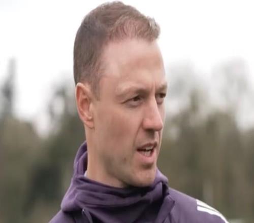 埃文斯：一下變成隊(duì)友們的教練不適應(yīng)，大概一兩周才調(diào)整過(guò)來(lái)