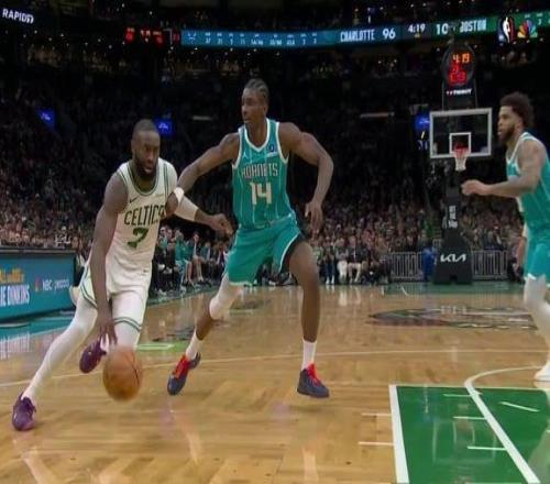 裁判吹了杰倫布朗翻腕，整個(gè)聯(lián)盟都慌了