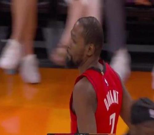 KD放話我最差賽季吊打你巔峰，狄龍當(dāng)場(chǎng)摔了兩次